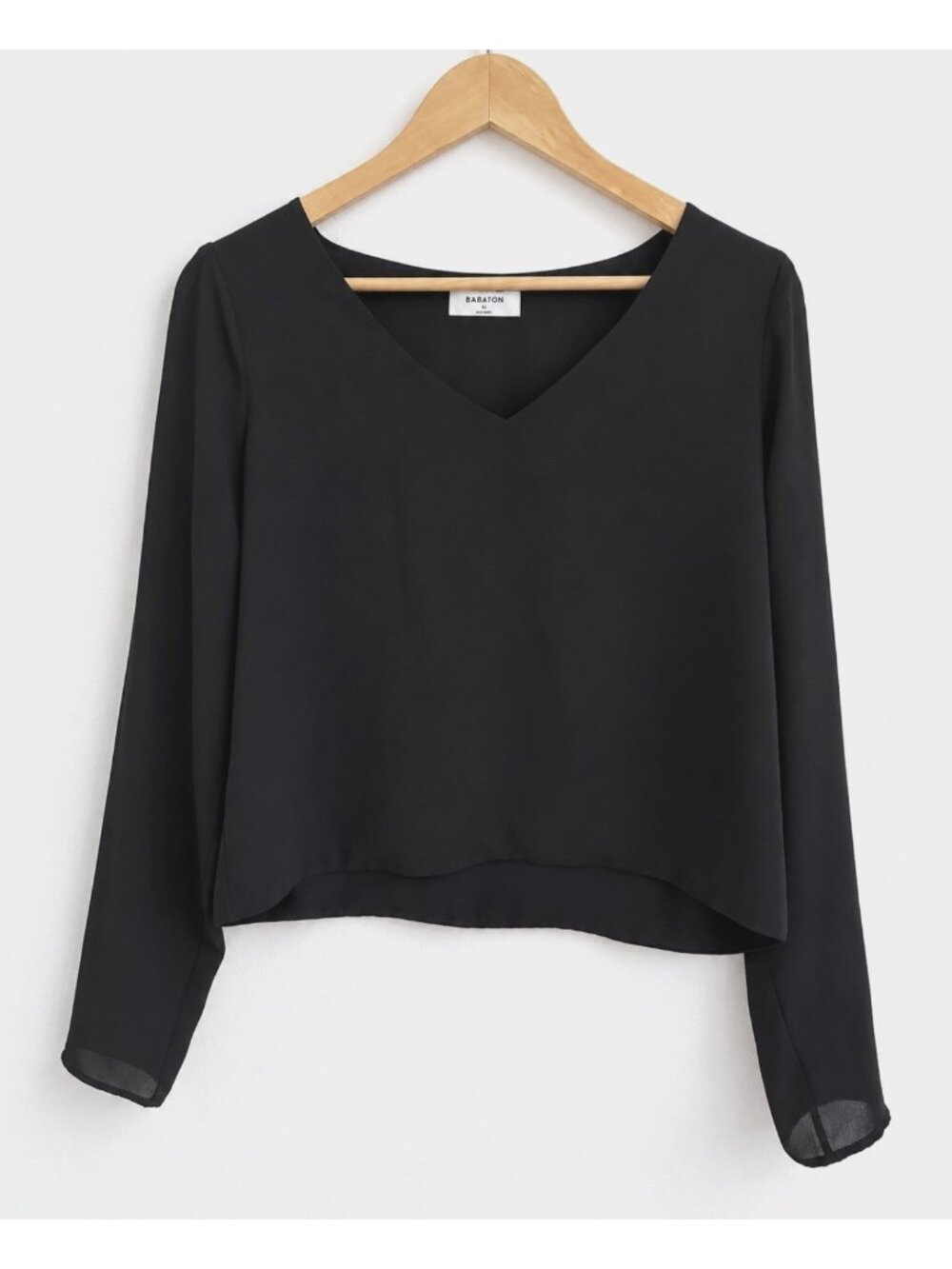 Aritzia Babaton Murphy Long Sleeve Blouse V-Neck Black Women’s M